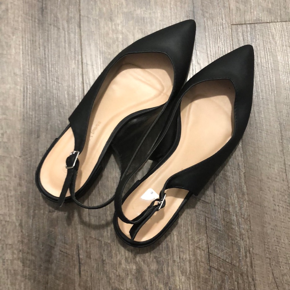 Black sandals with heel